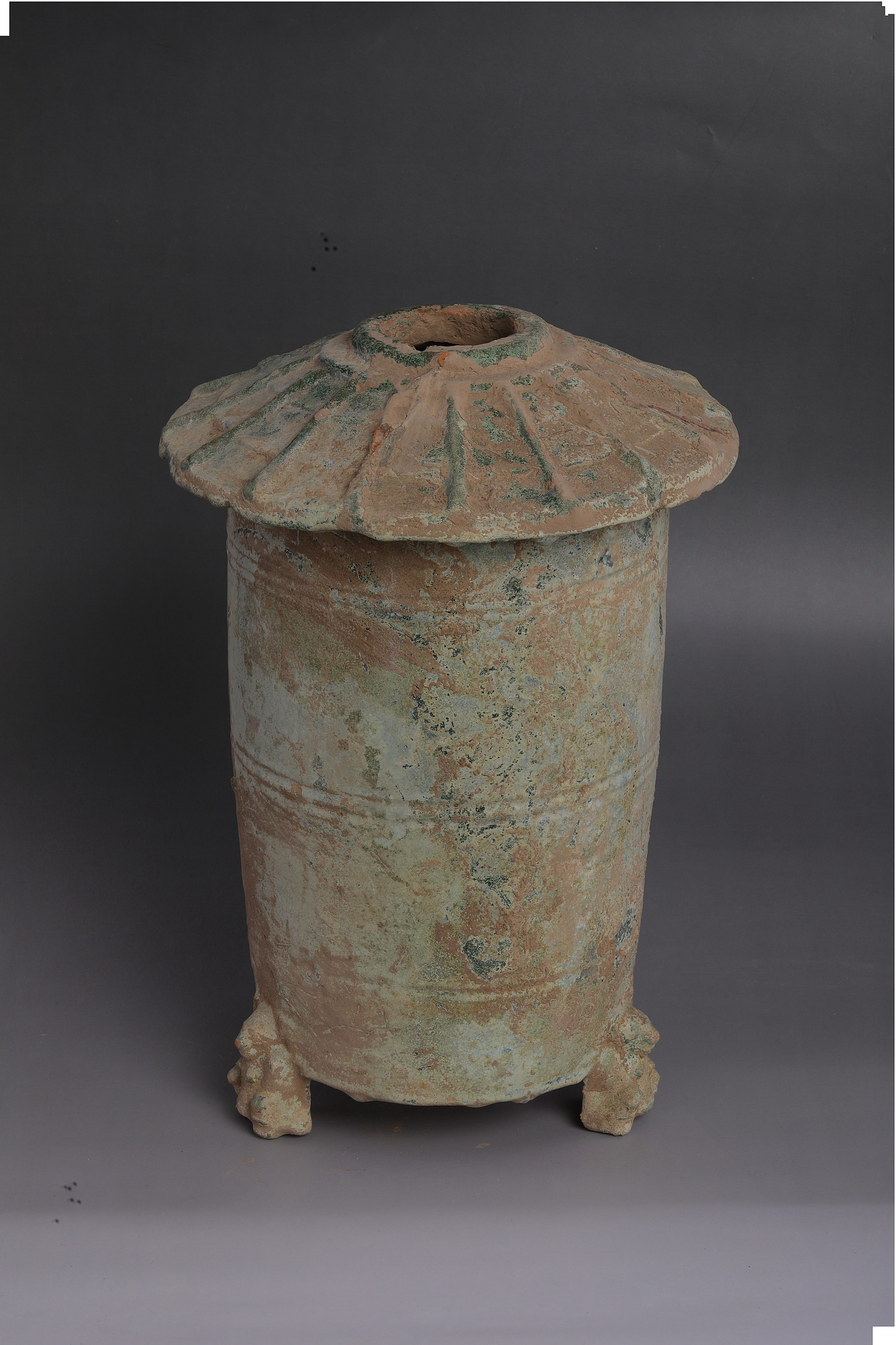 105綠釉陶三熊足倉(cāng)1.jpg