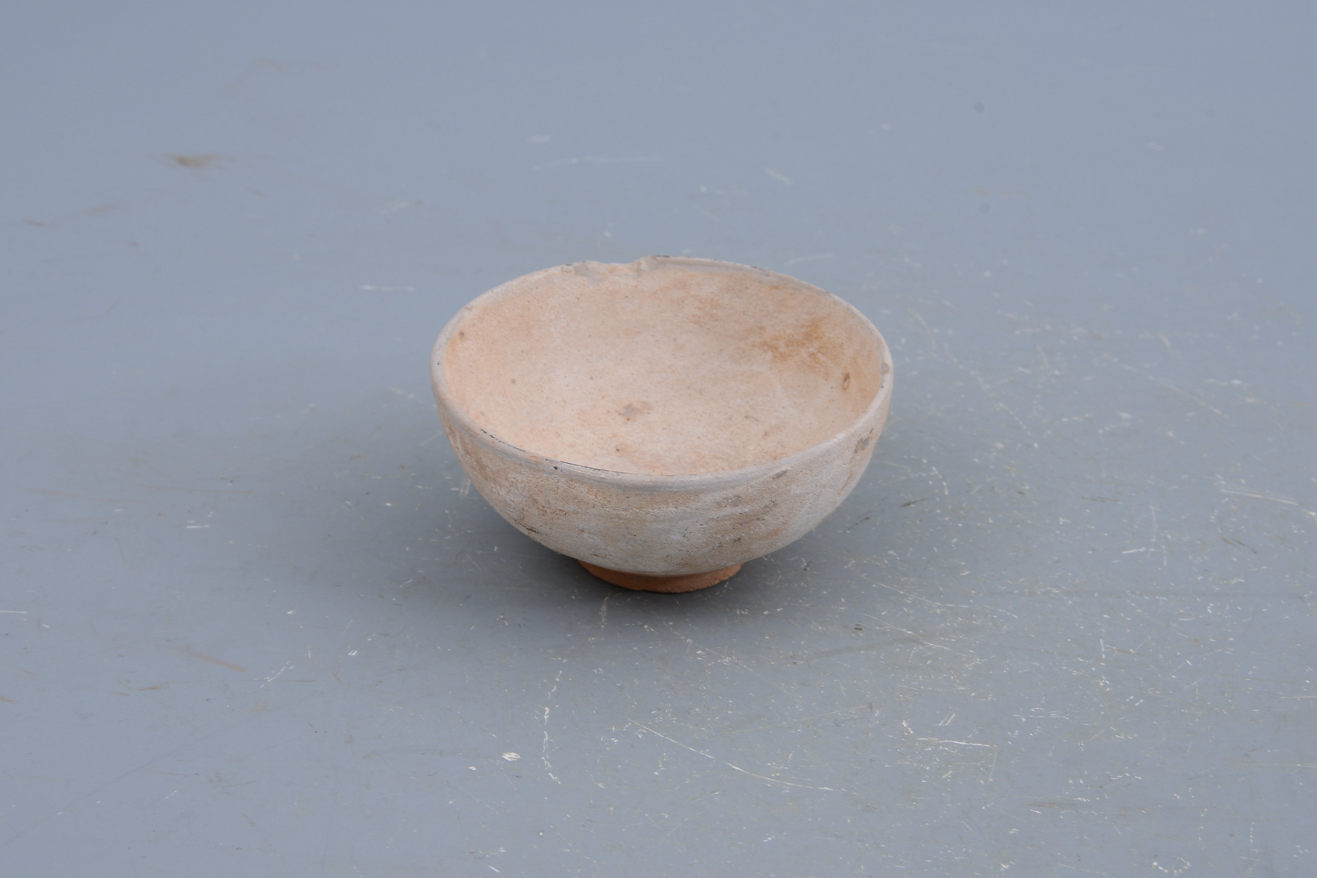 明青白釉陶碗