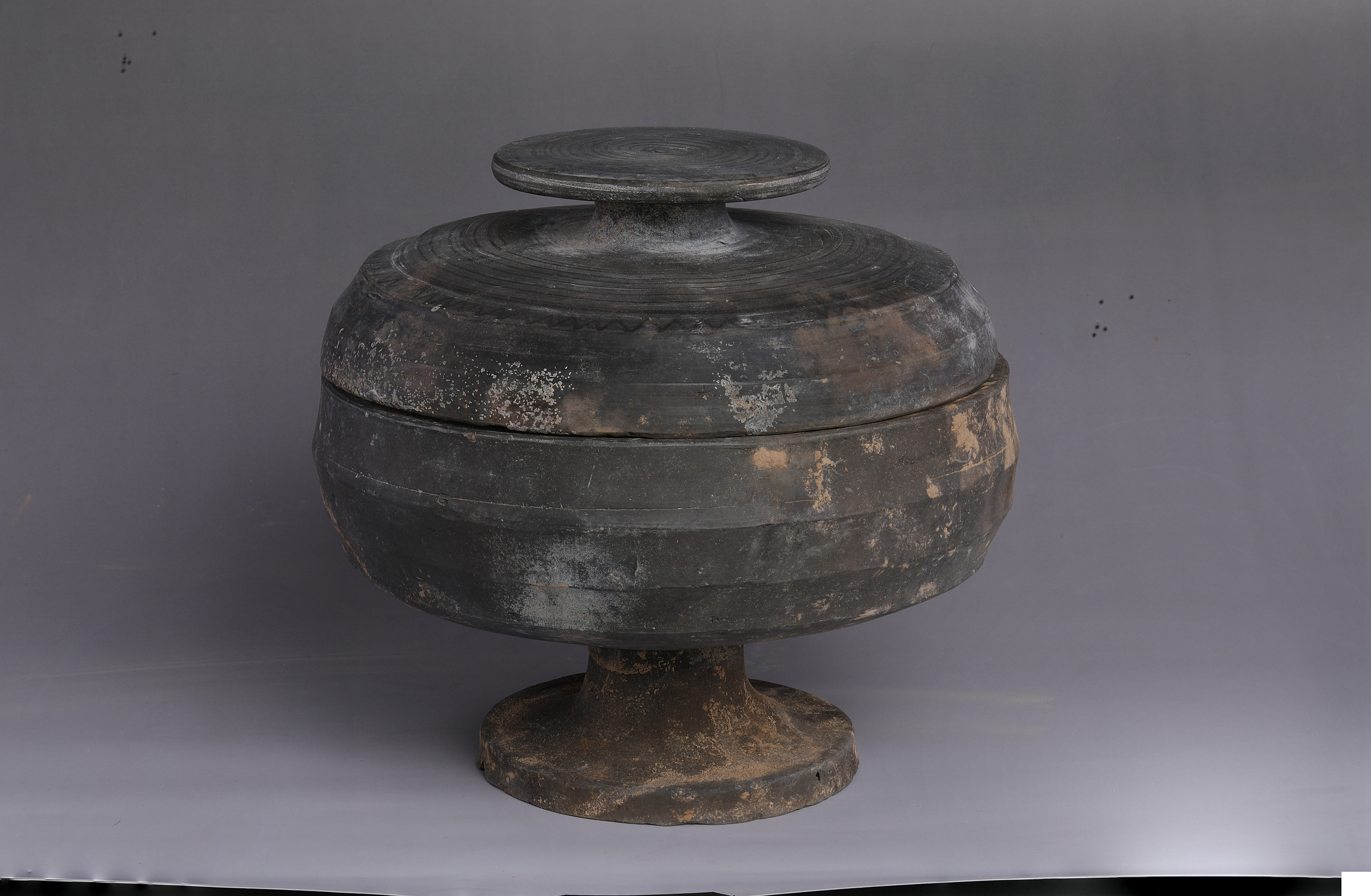 戰(zhàn)國黑陶蓋豆