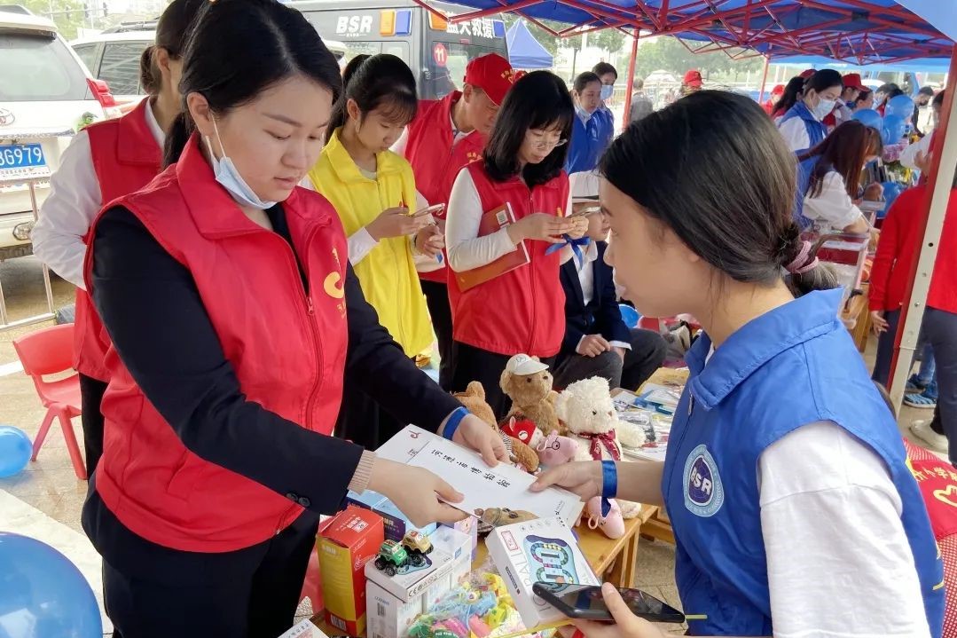 世界孤獨(dú)癥日 | 市博組織義賣 關(guān)愛“星星的孩子”