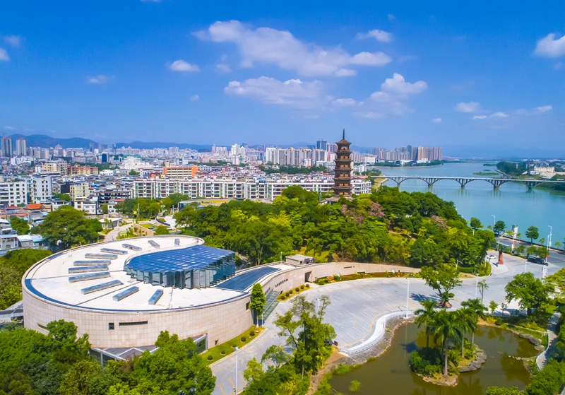 關(guān)于2025年清明假期正常開放的通告